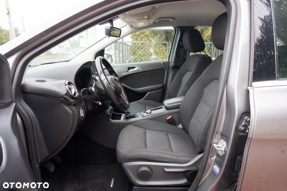 Mercedes-Benz Klasa B 180 BlueEFFICIENCY Edition - 9