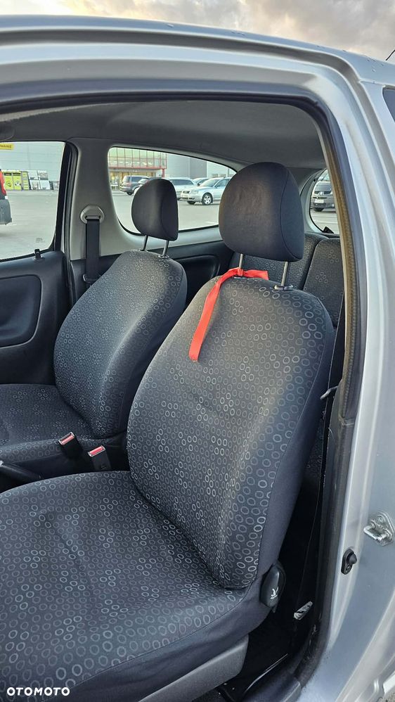 Toyota Yaris - 14