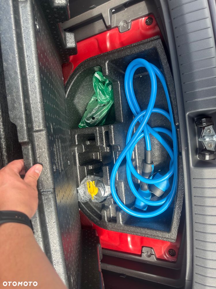 Hyundai Kona 65kWh Executive Plus - 5