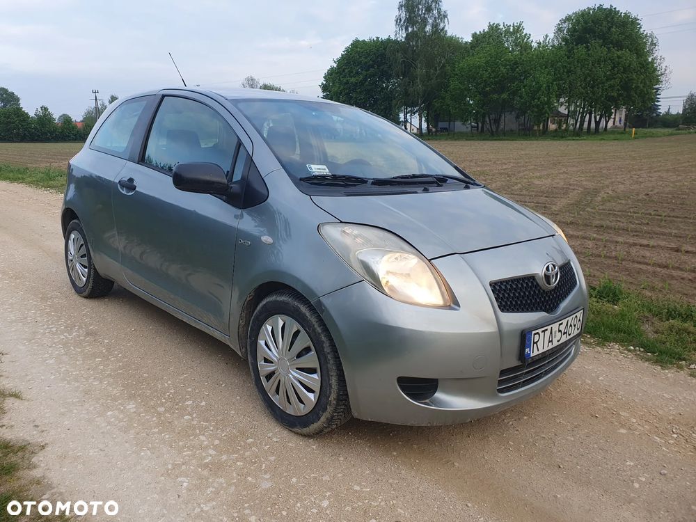 Toyota Yaris - 4