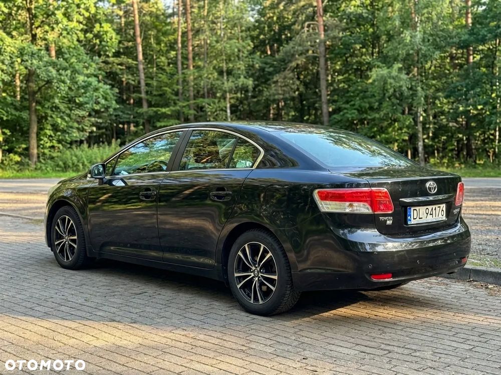 Toyota Avensis 2.0 D-4D Luna - 2