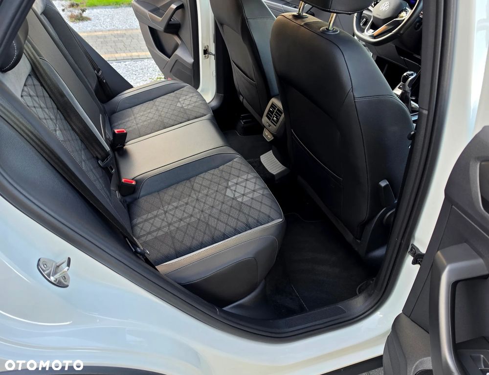 Volkswagen T-Roc 1.5 TSI R-Line - 29