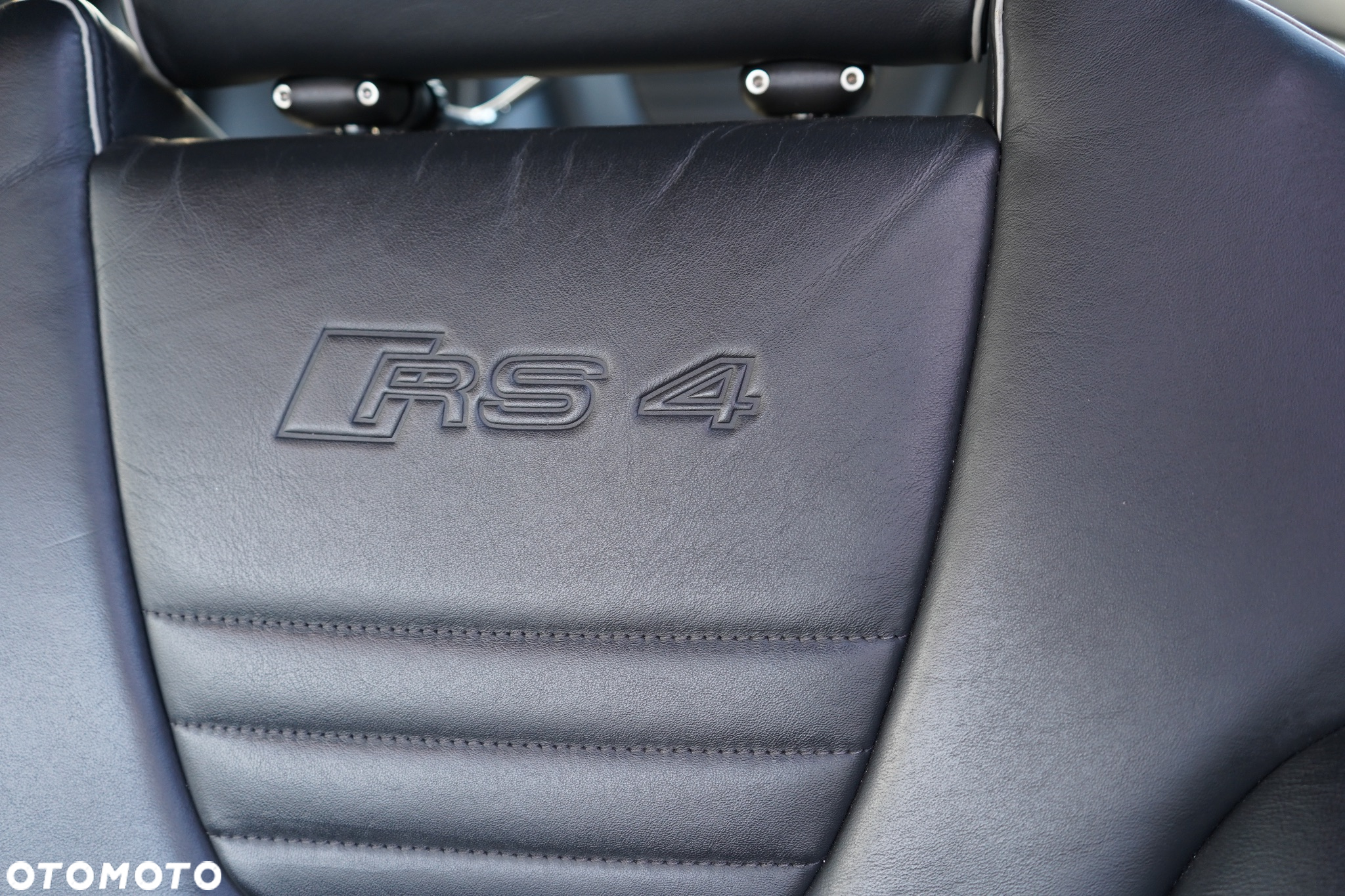 Audi RS4 Standard - 12