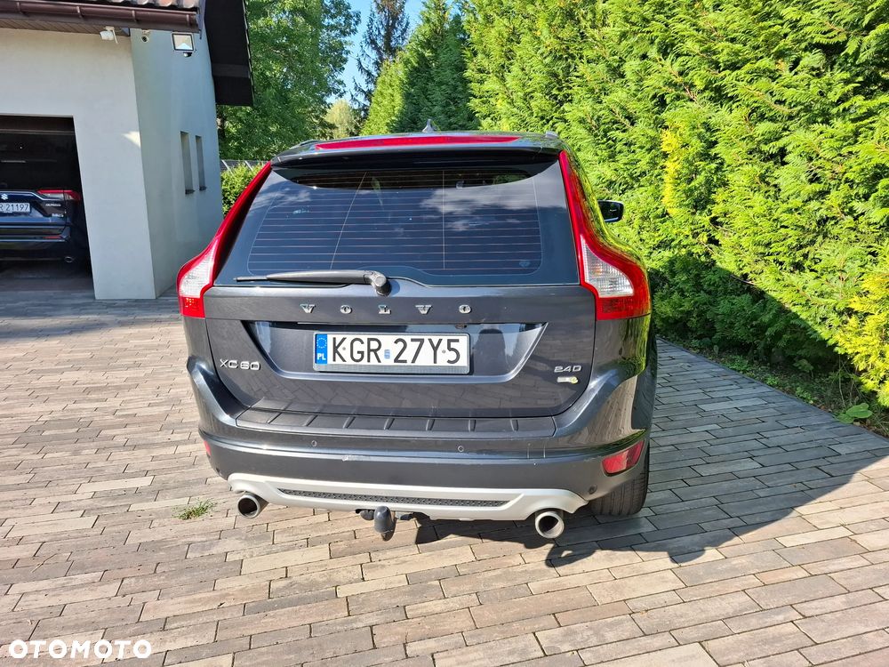 Volvo XC 60 D5 AWD R-Design - 3