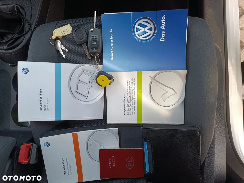 Volkswagen Touran - 22