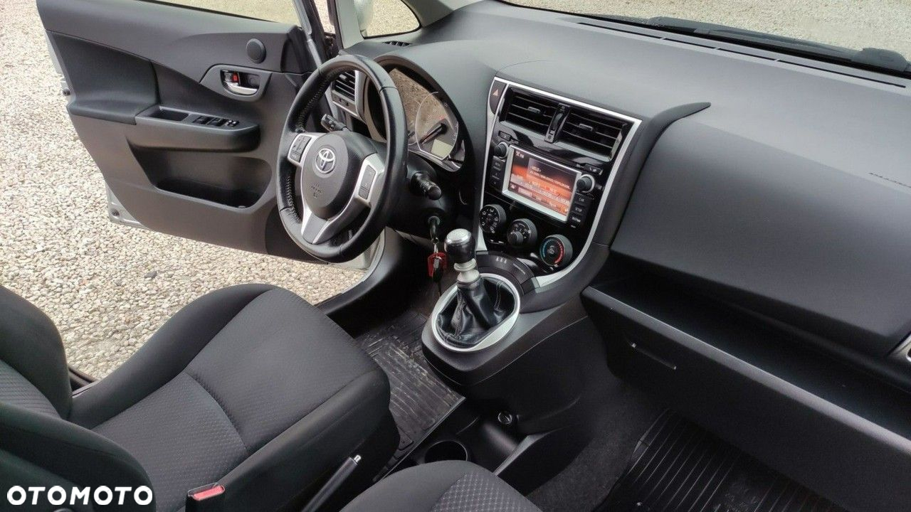 Toyota Verso S - 2