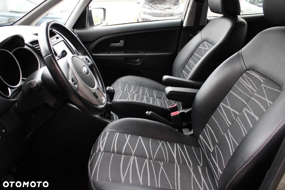 Kia Venga - 9