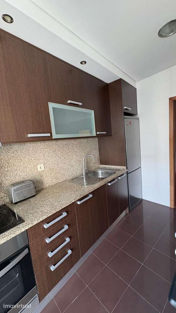 Apartamento T2- Em frente à casa de saúde da Baoavista - Grande imagem: 3/32