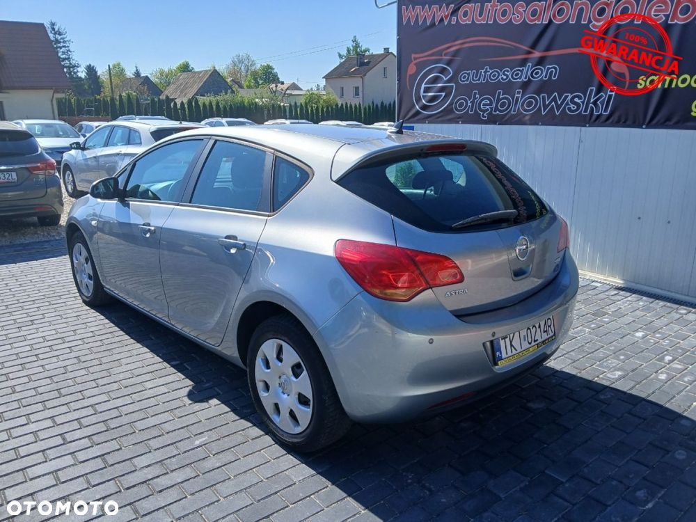 Opel Astra - 11