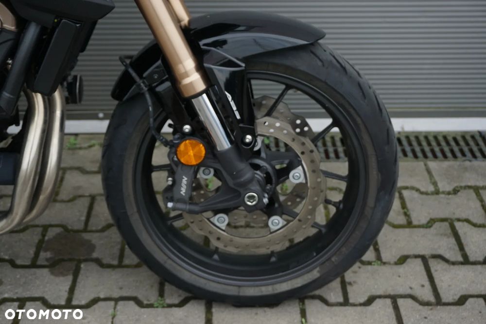 Honda CB - 15