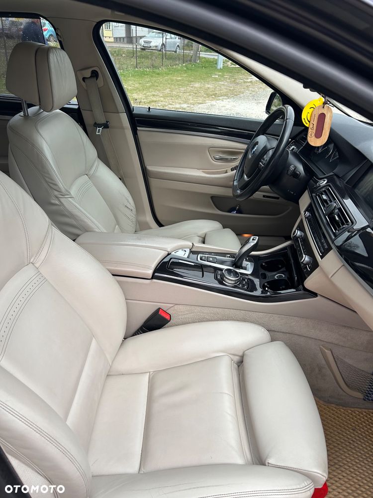 BMW Seria 5 530d xDrive Modern Line - 11