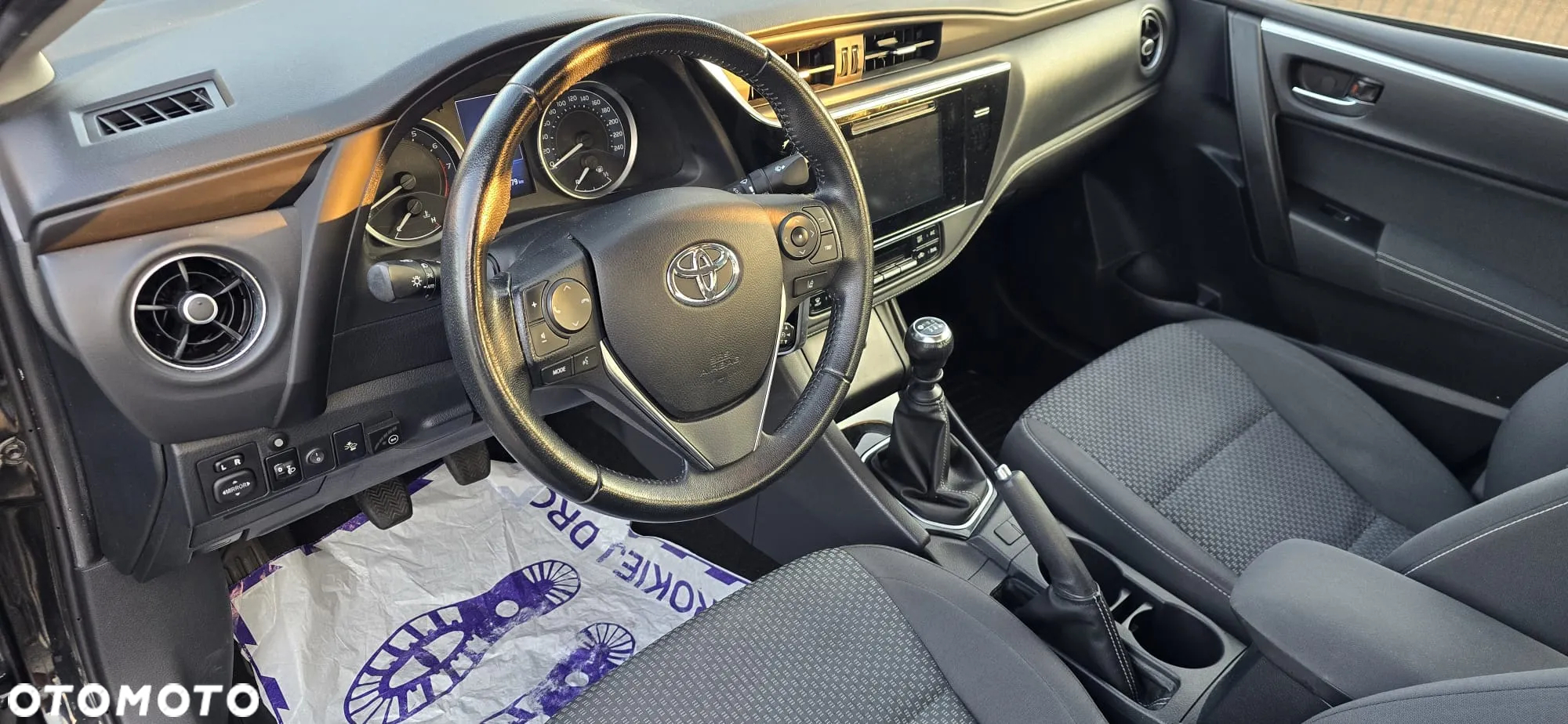 Toyota Corolla 1.6 Comfort - 10
