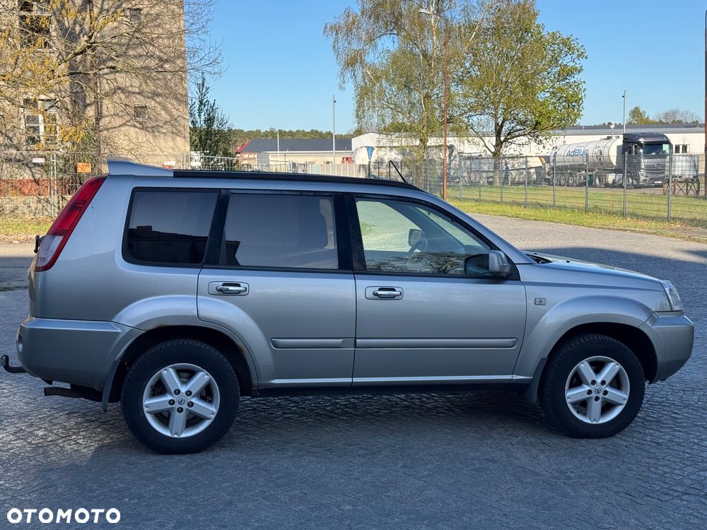 Nissan X-Trail 2.5 4x4 Elegance - 9