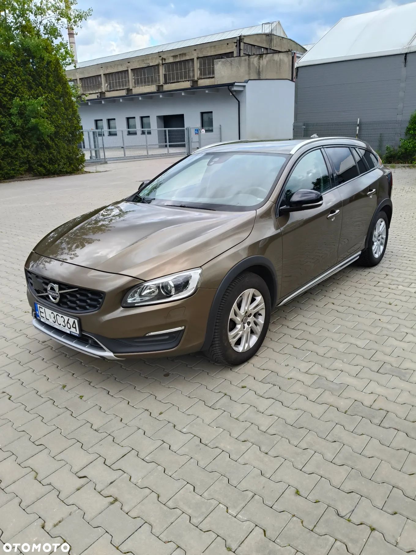 Volvo V60 Cross Country T5 AWD Summum - 1