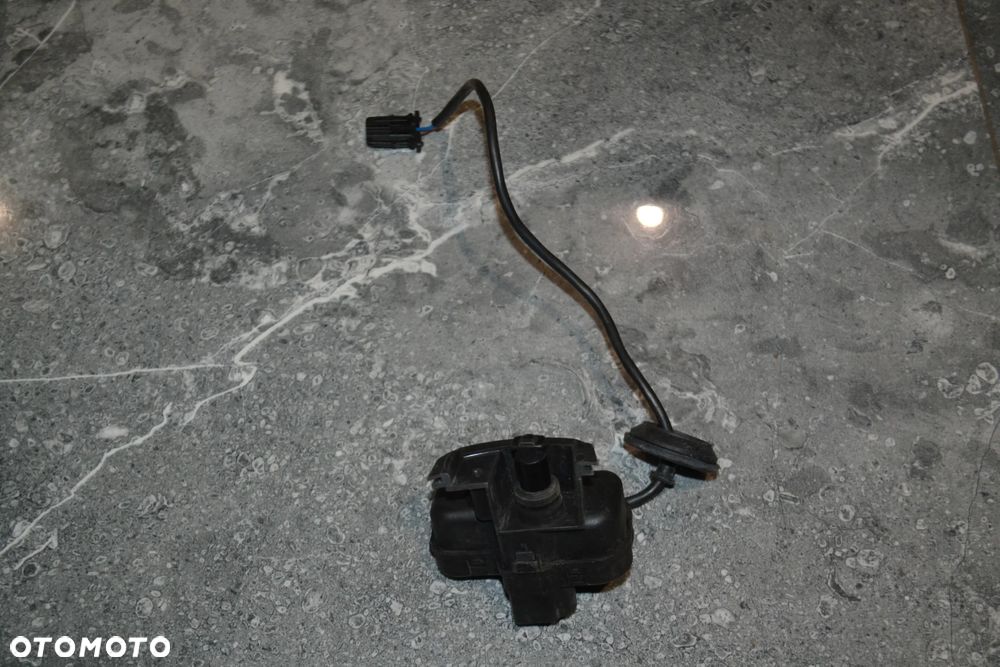 VW AUDI SEAT SKODA SIŁOWNIK WLEWU KLAPKI PALIWA 5N0810773D - 2