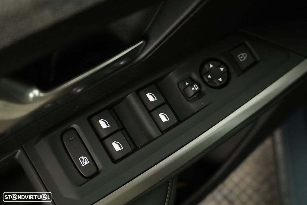 Peugeot 3008 1.2 Hybrid Allure e-DCS6 - 17