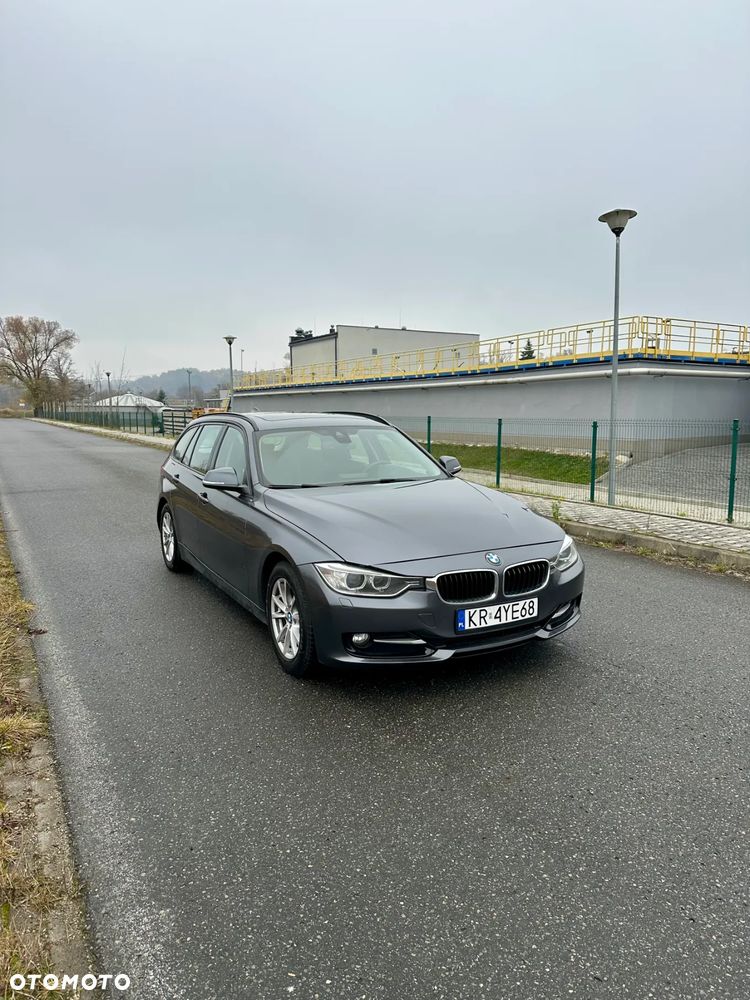 BMW Seria 3 318d Sport Line - 2