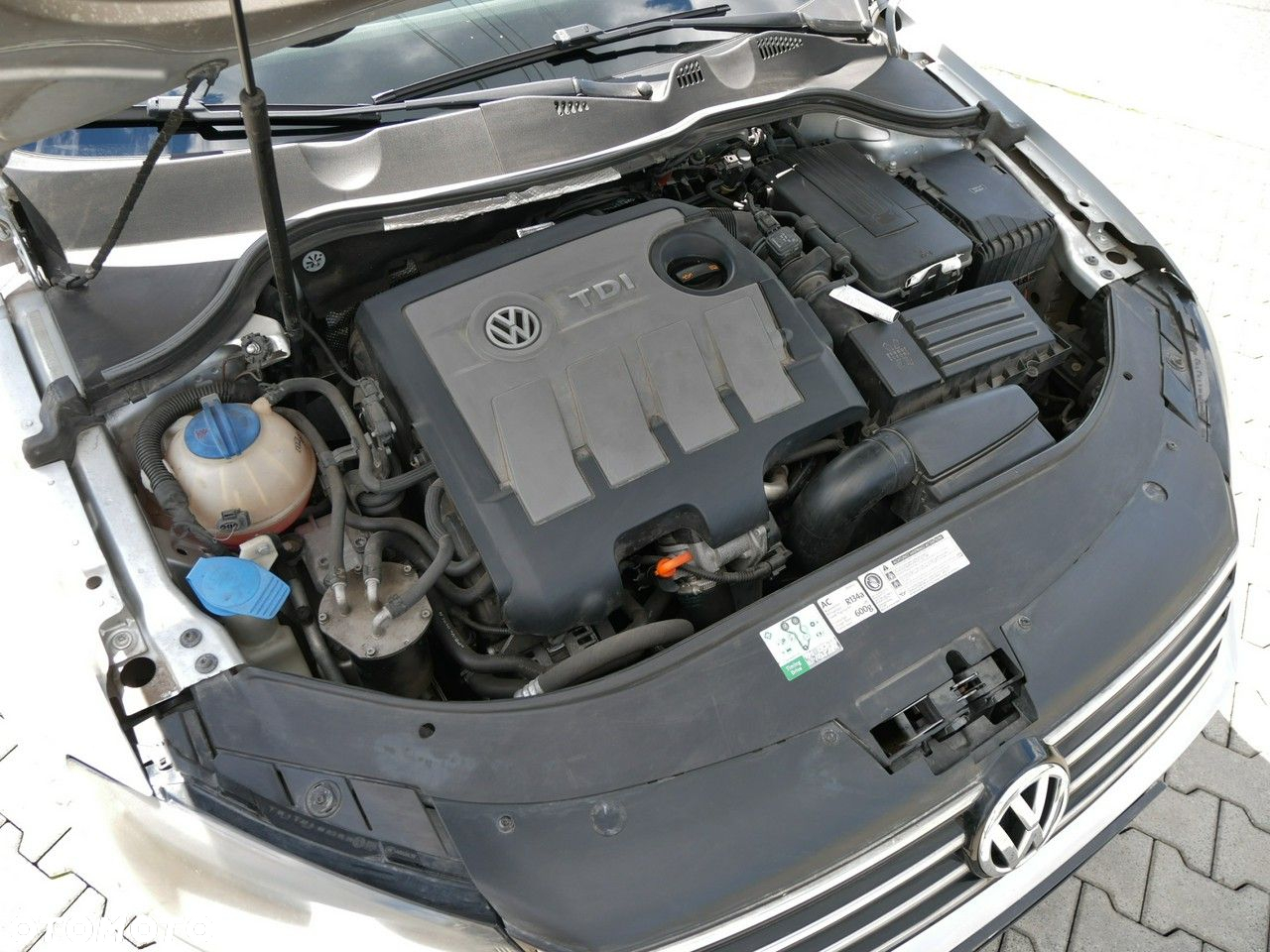 Volkswagen Passat 1.6 TDI DPF BlueMot Comfortline - 26