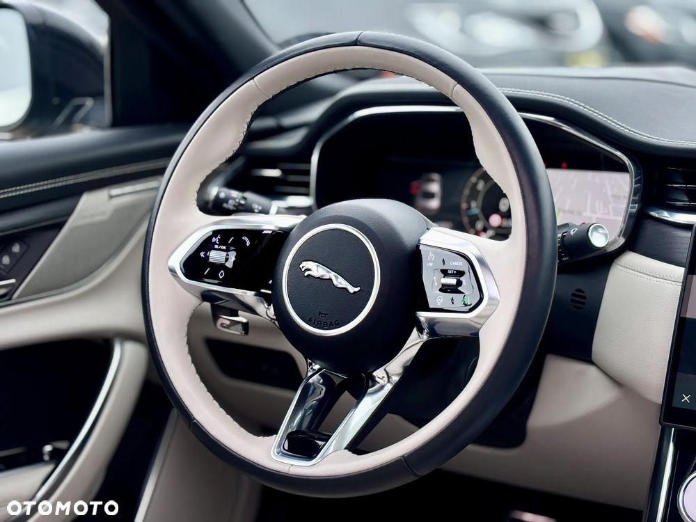 Jaguar XF - 25