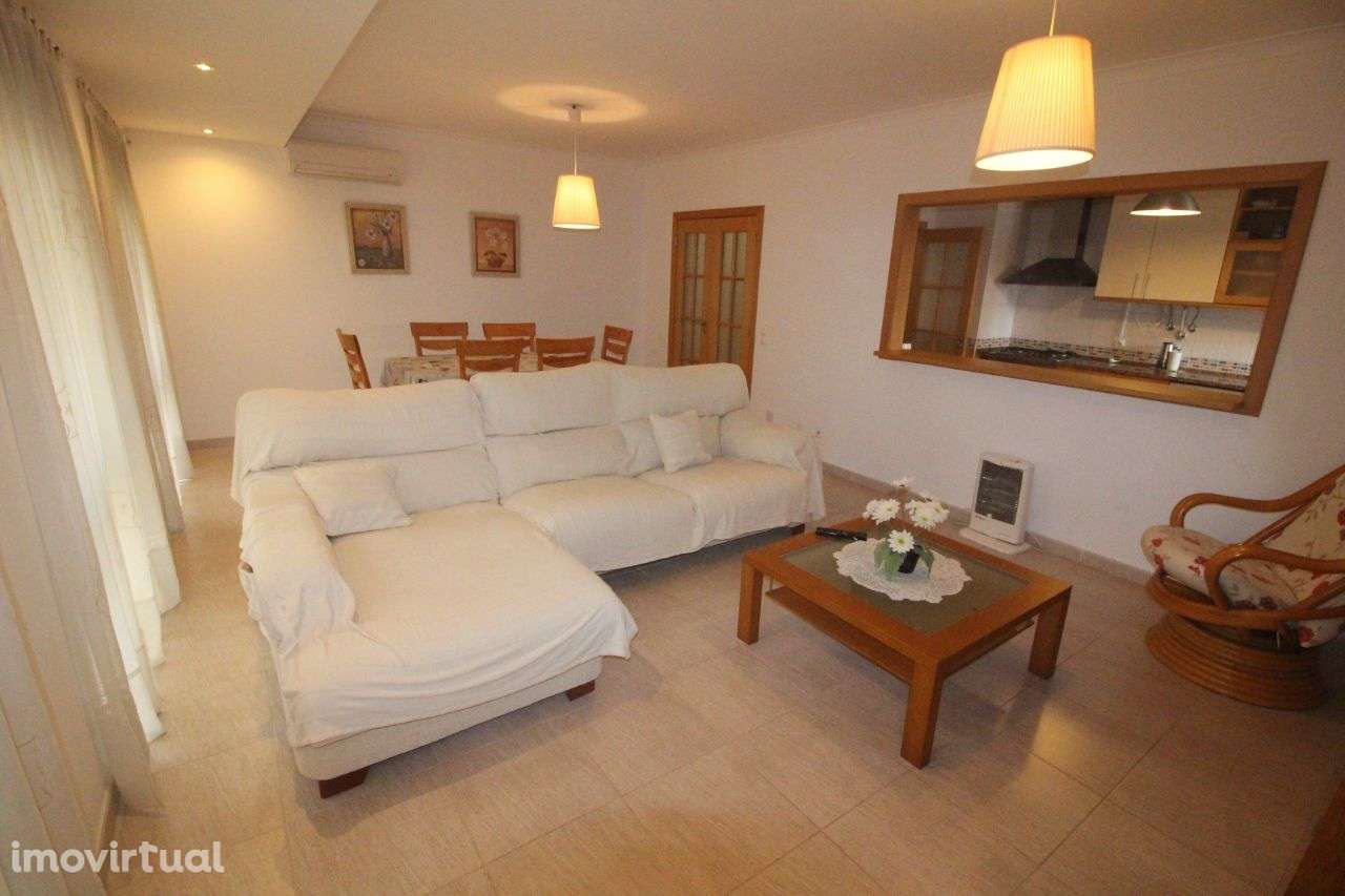 Armação de Pêra, T2 Semi-Novo com Piscina, Garagem e 2 wc´s - Grande imagem: 3/20