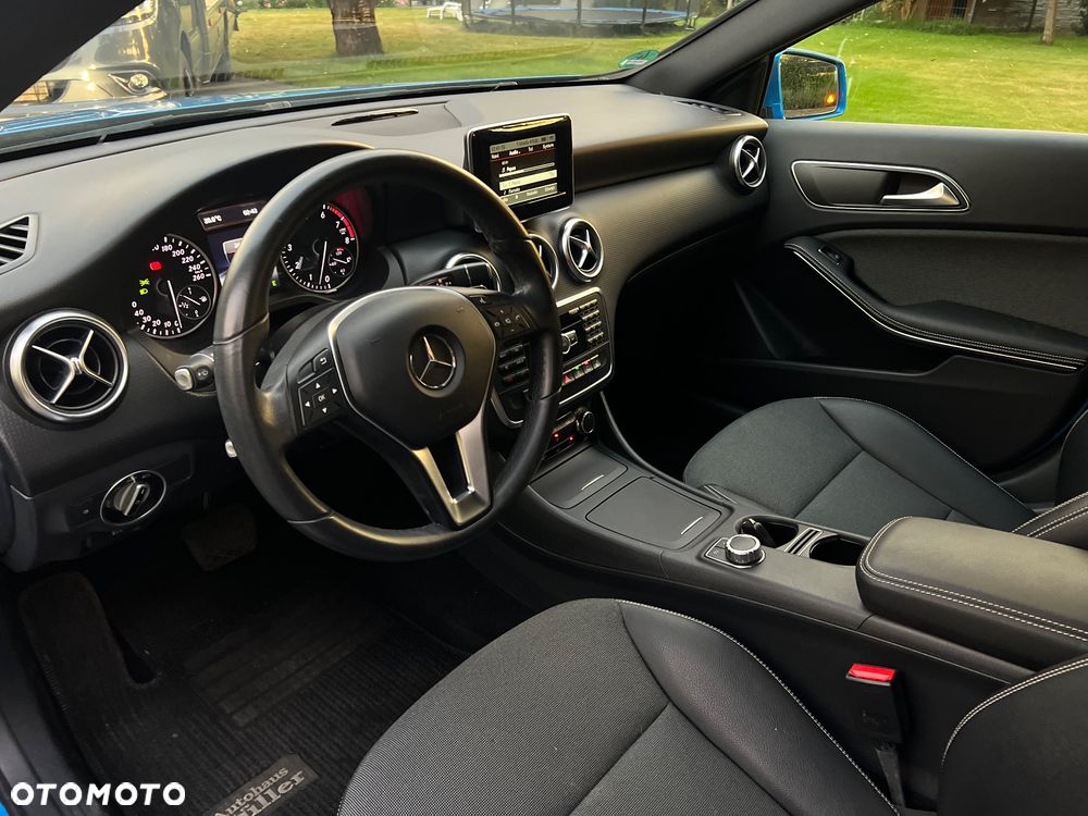 Mercedes-Benz Klasa A 180 7G-DCT AMG Line - 34