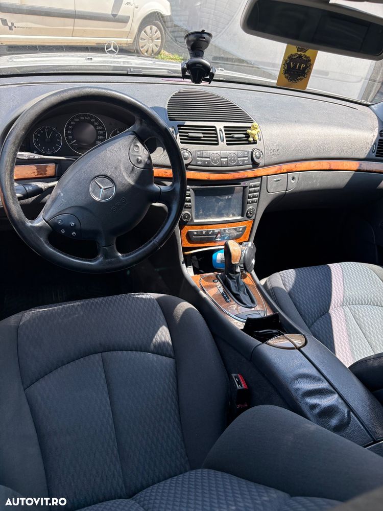 Mercedes-Benz E - 12