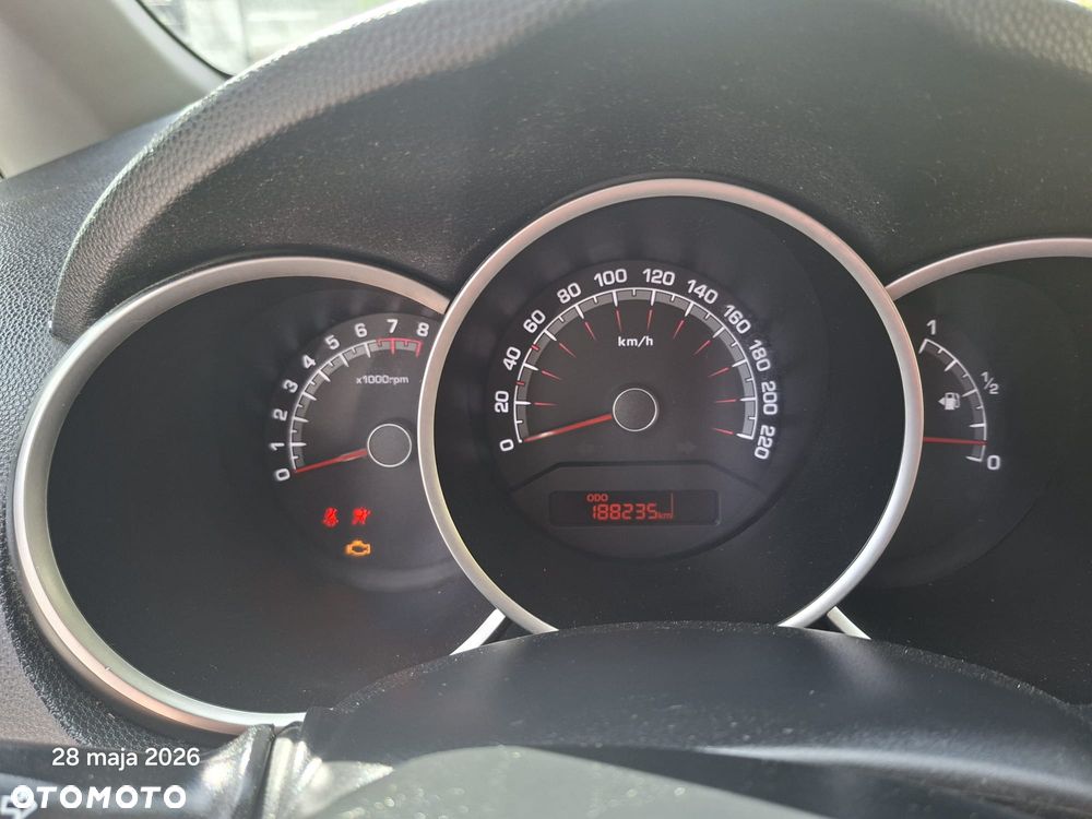 Kia Venga 1.4 CVVT Attract - 9