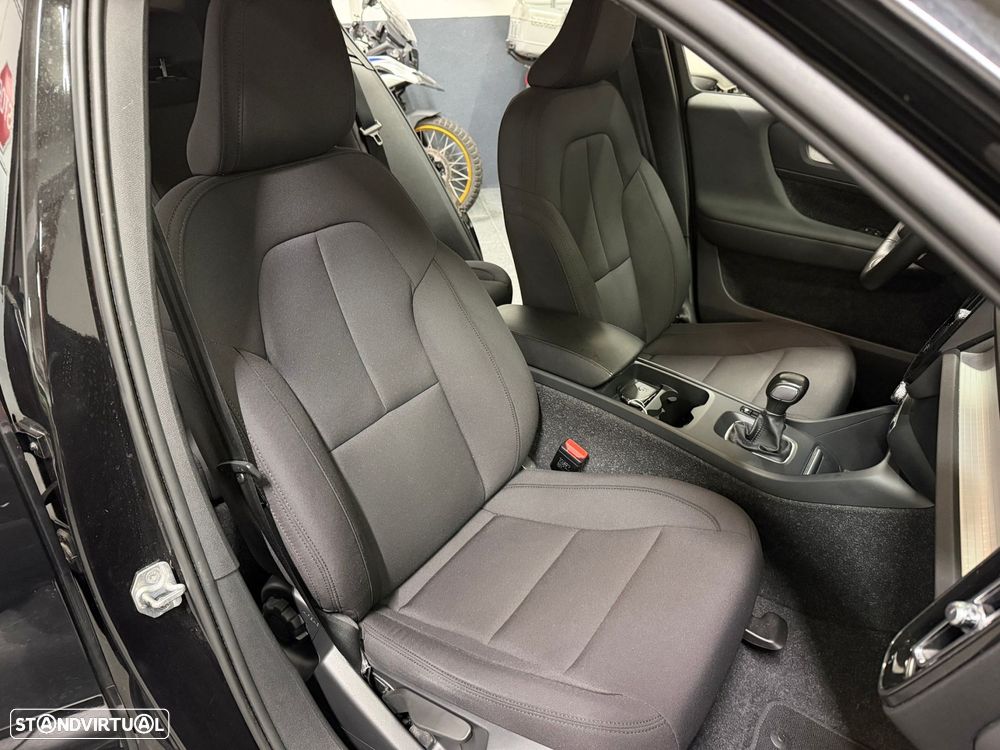 Volvo XC 40 2.0 D3 - 21