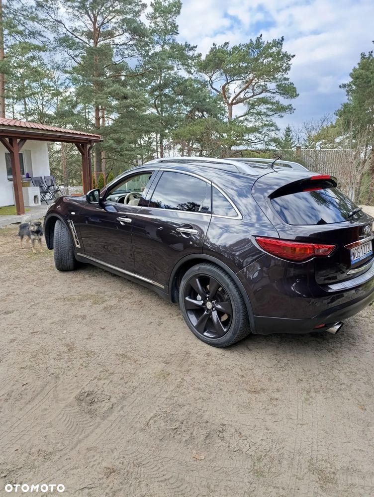 Infiniti FX - 5