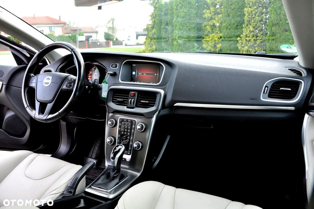 Volvo V40 T2 Geartronic Inscription - 26
