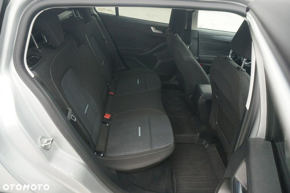 Ford Focus - 32