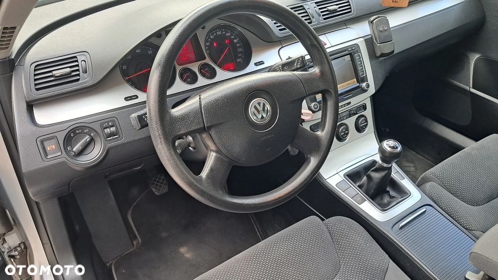 Volkswagen Passat - 27