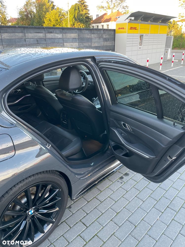 BMW Seria 3 330d xDrive M Sport sport - 25