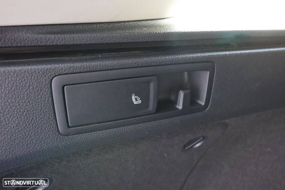 VW Golf Variant 1.6 TDi GPS Edition - 29