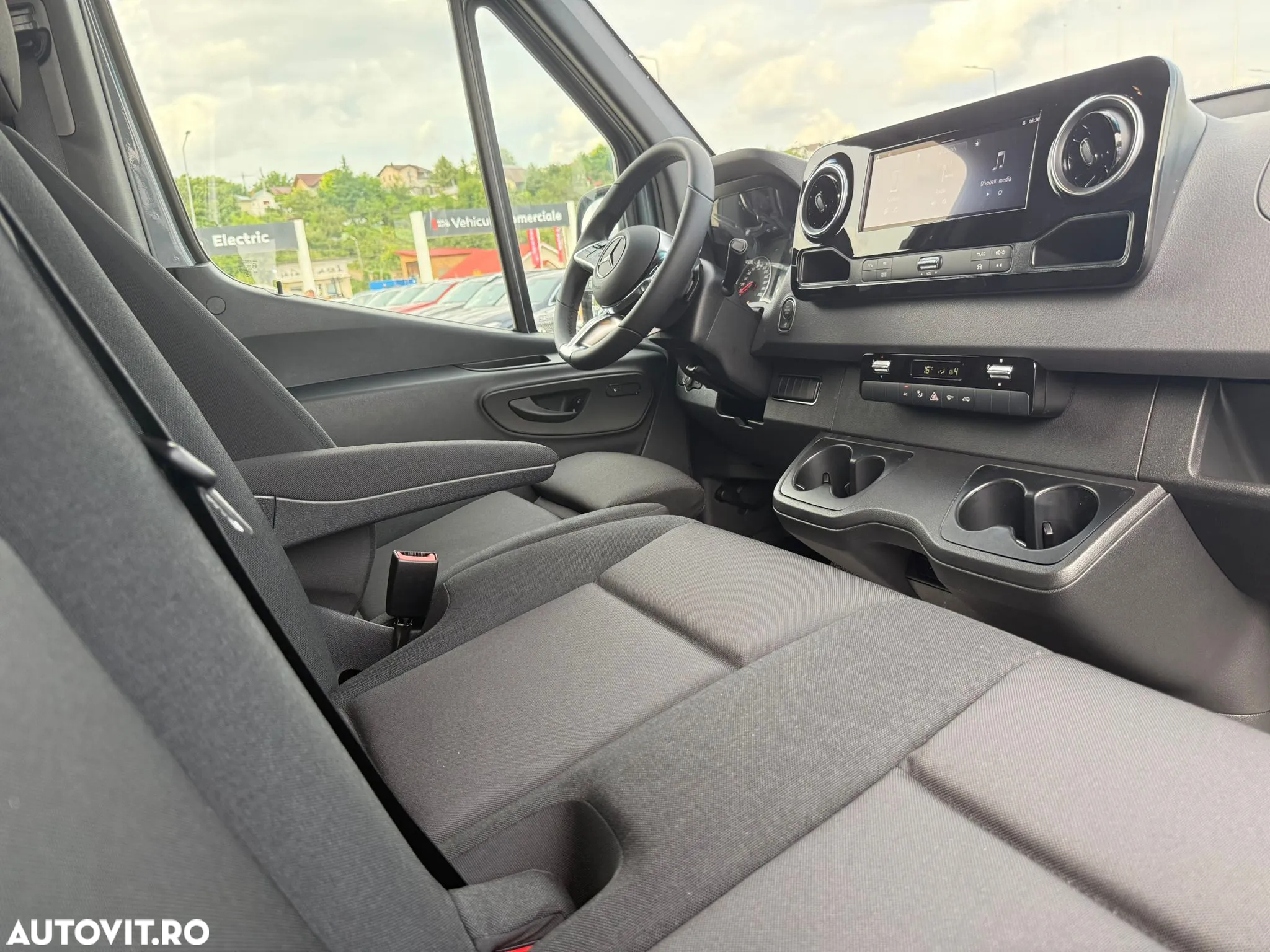 Mercedes-Benz Sprinter - 15