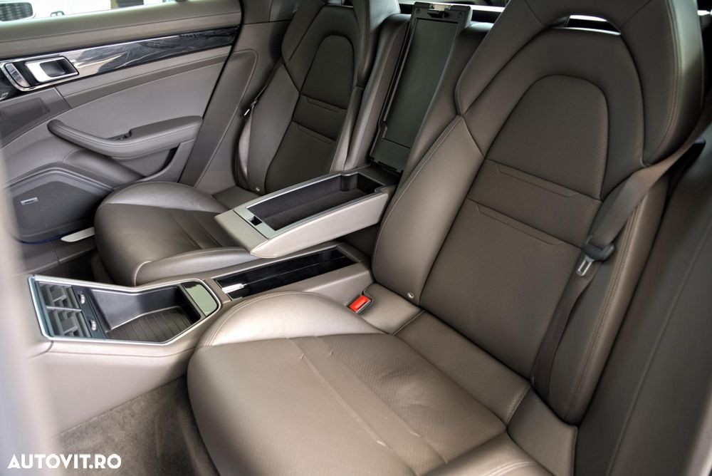 Porsche Panamera 4 - 25