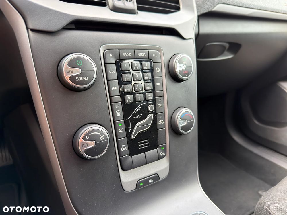 Volvo V40 D2 R-Design Momentum - 32
