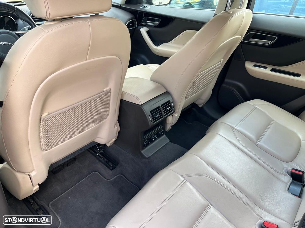 Jaguar F-Pace 2.0 i4D Portfolio AWD Aut. - 2