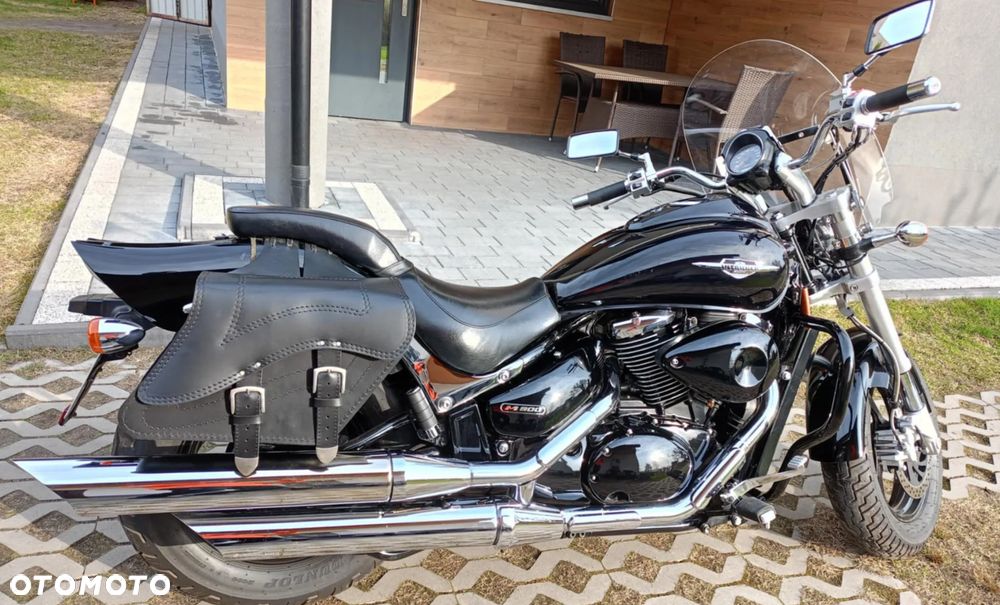 Suzuki Intruder - 17