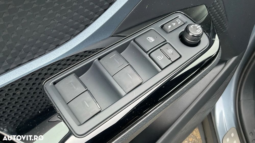 Toyota C-HR 2.0 Business-Edition - 25