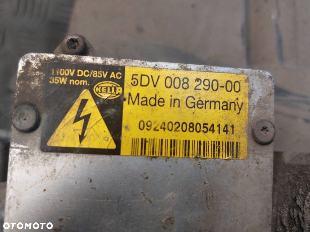 LAMPA PRAWY PRZÓD RENAULT GRAND SCENIC II 5DV00829000 - 9