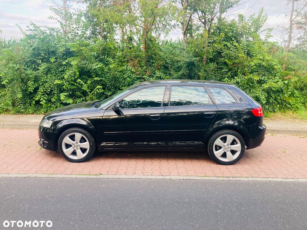 Audi A3 Sportback 1.6 TDI DPF S tronic Ambiente - 12