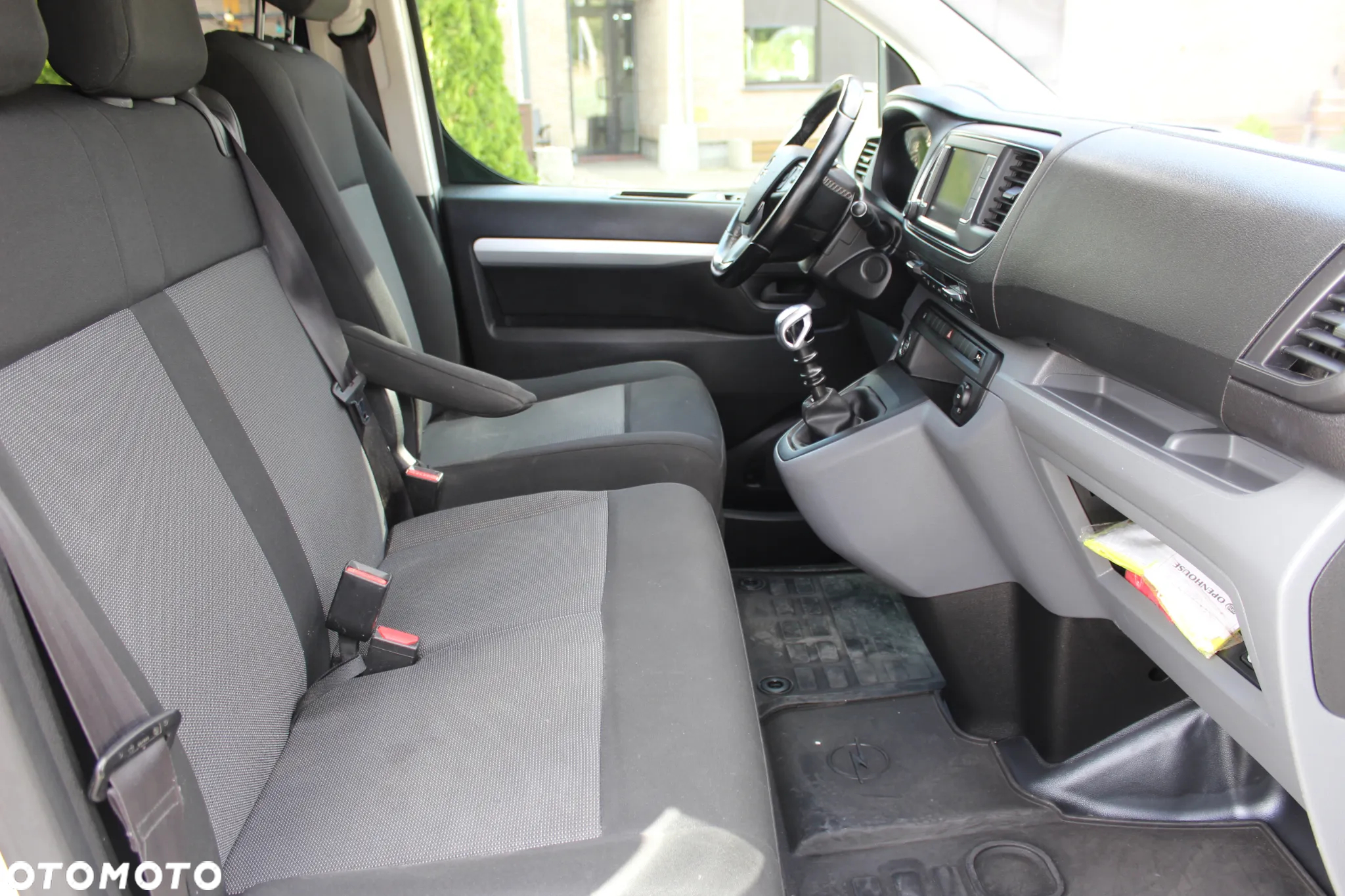 Opel Vivaro - 10