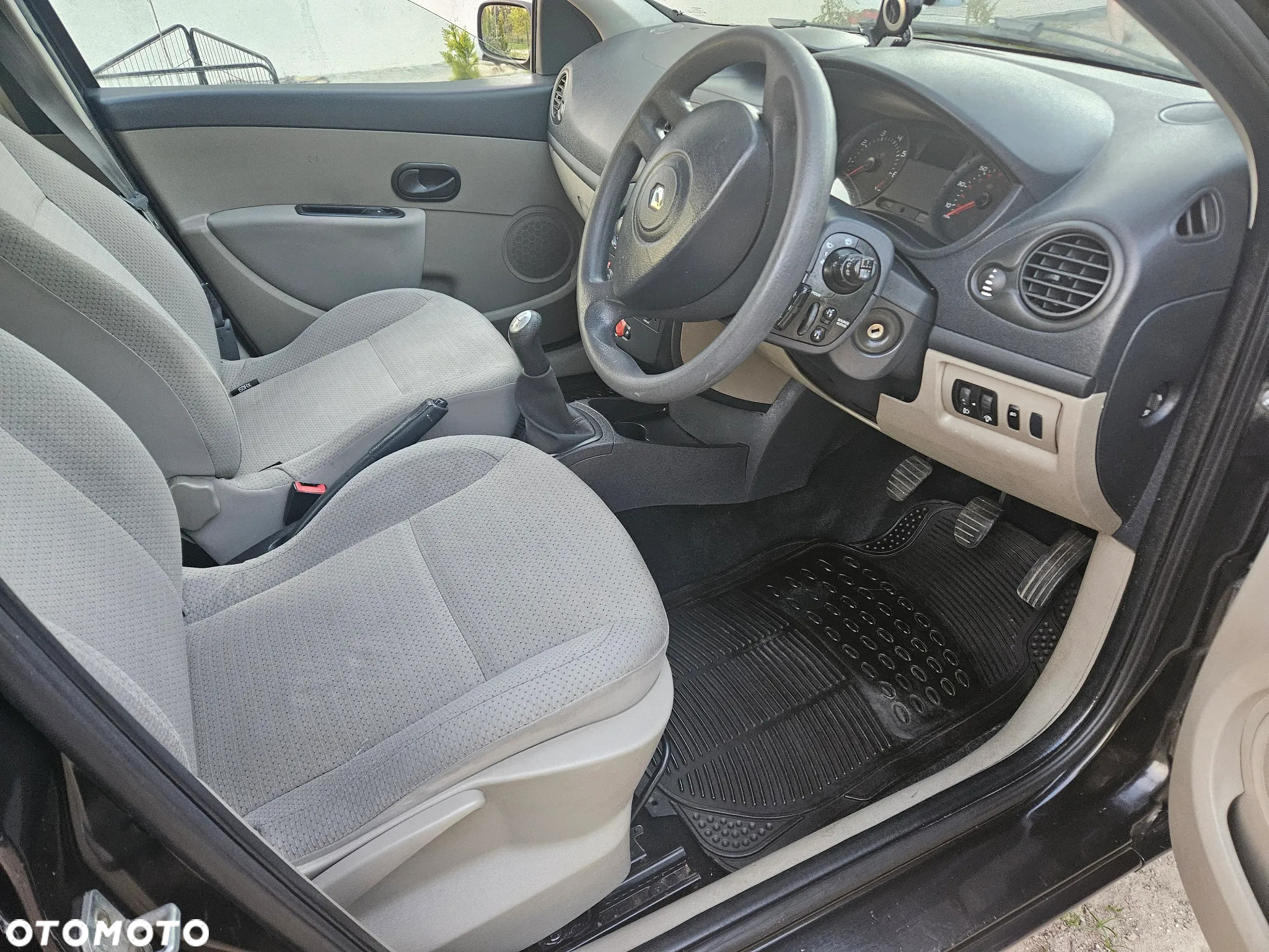 Renault Clio 1.4 16V Confort Dynamique - 7