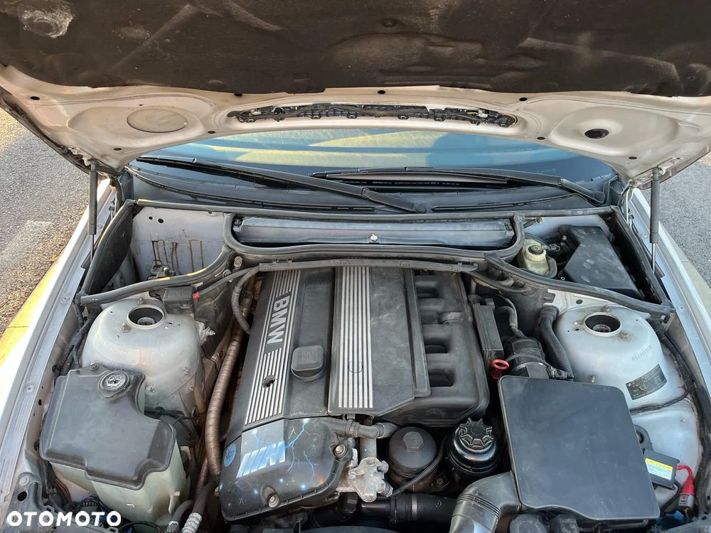 BMW Seria 3 320i - 4