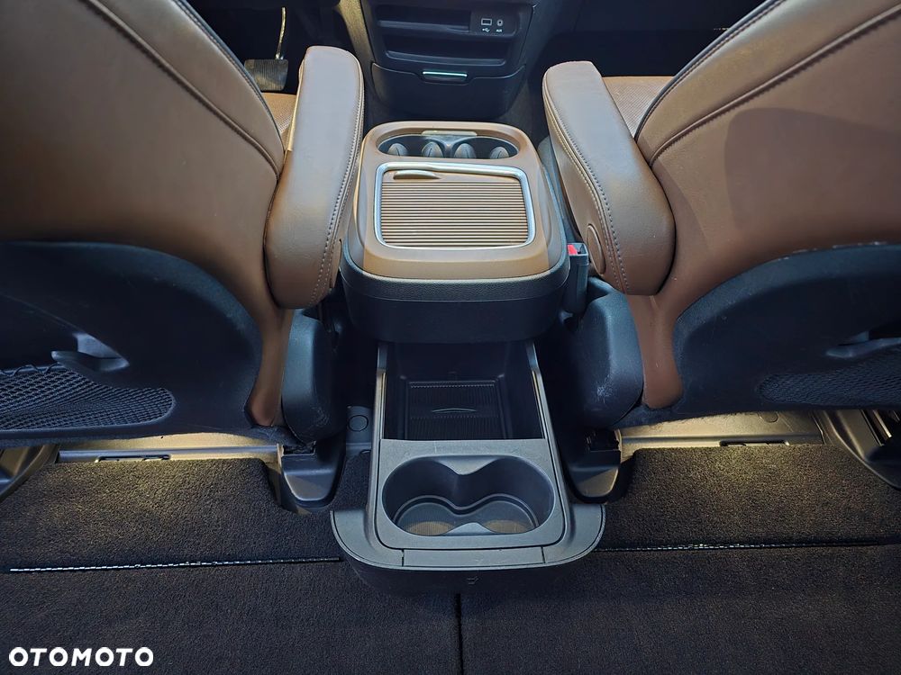 Chrysler Pacifica - 32