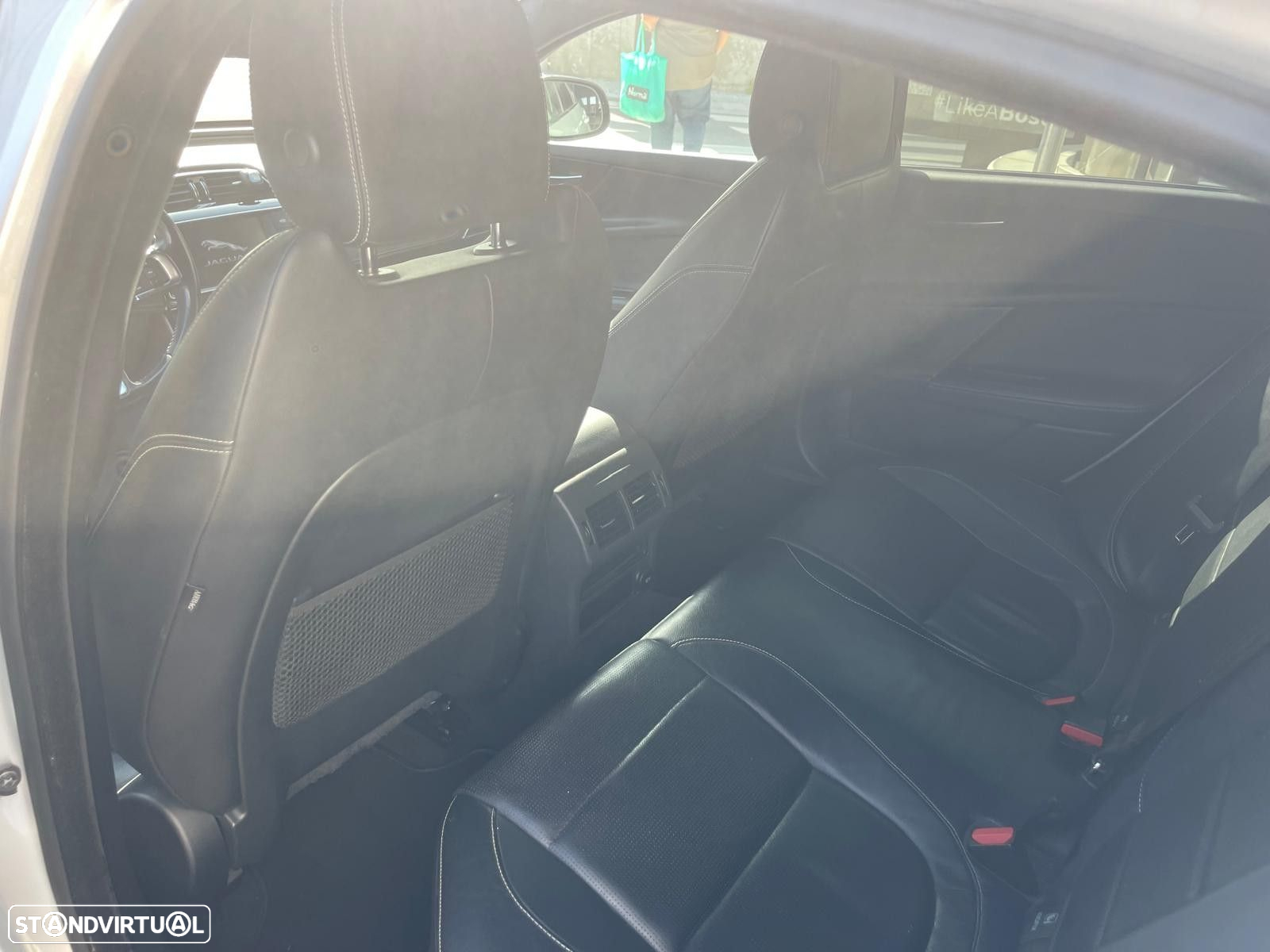 Jaguar XE 2.0 D R-Sport Aut. - 24