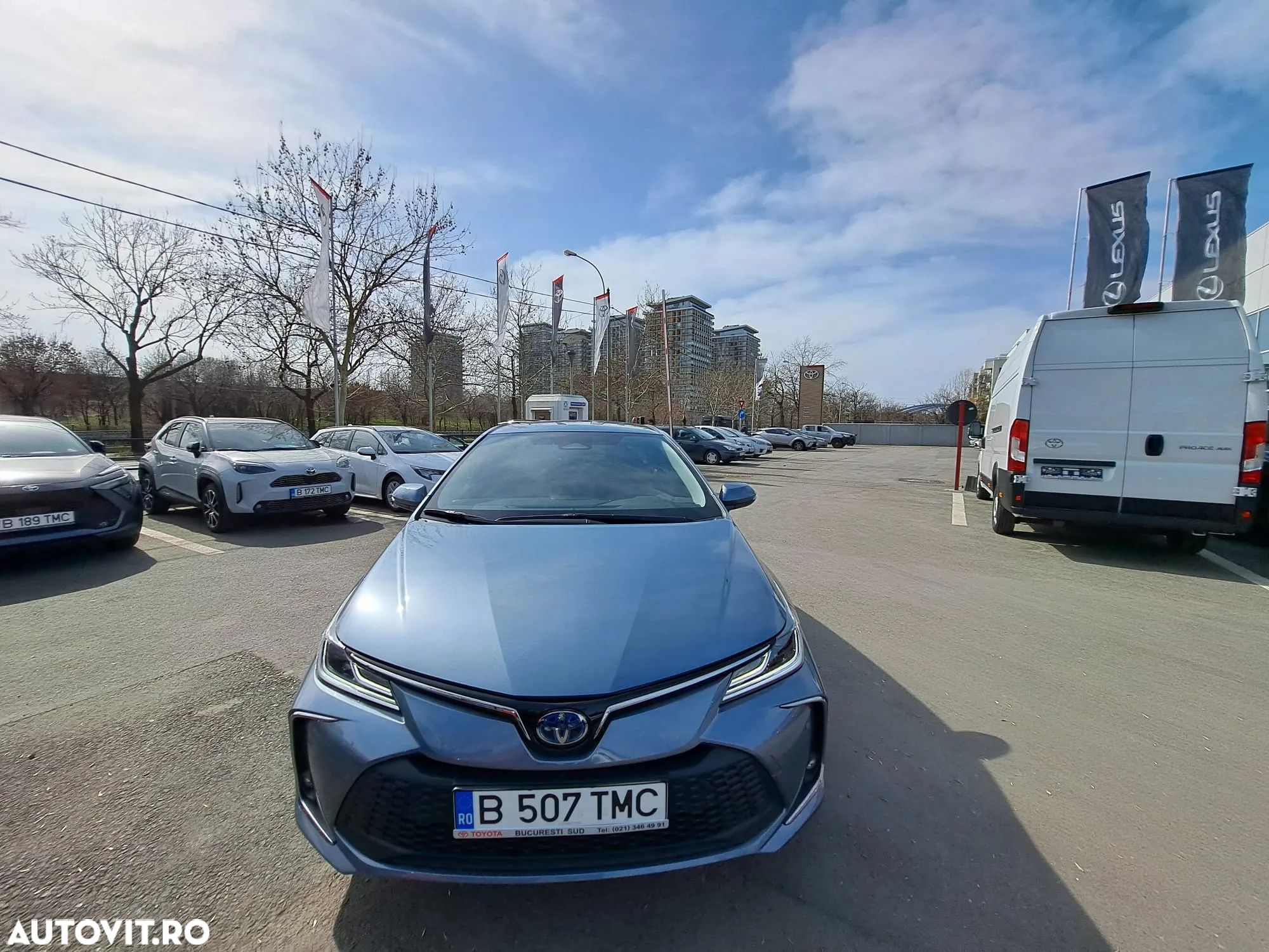Toyota Corolla 1.8 HSD Dynamic - 1
