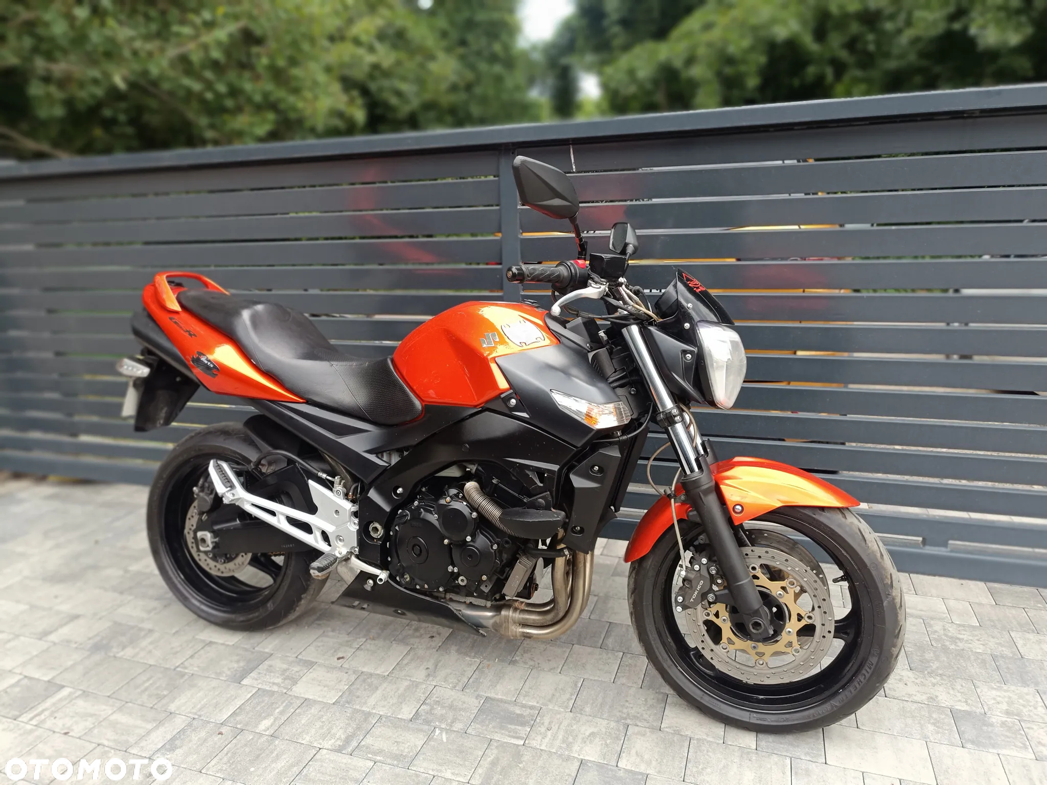 Suzuki GSR - 5