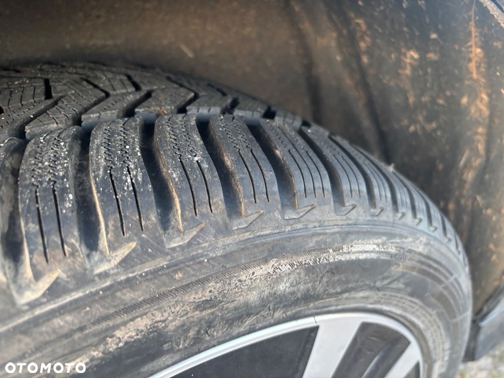 Mercedes-Benz Klasa E 300 AMG - 20